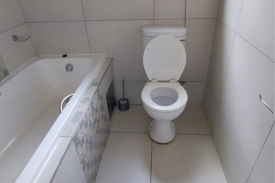 3 Bedroom Property for Sale in Clayville Gauteng