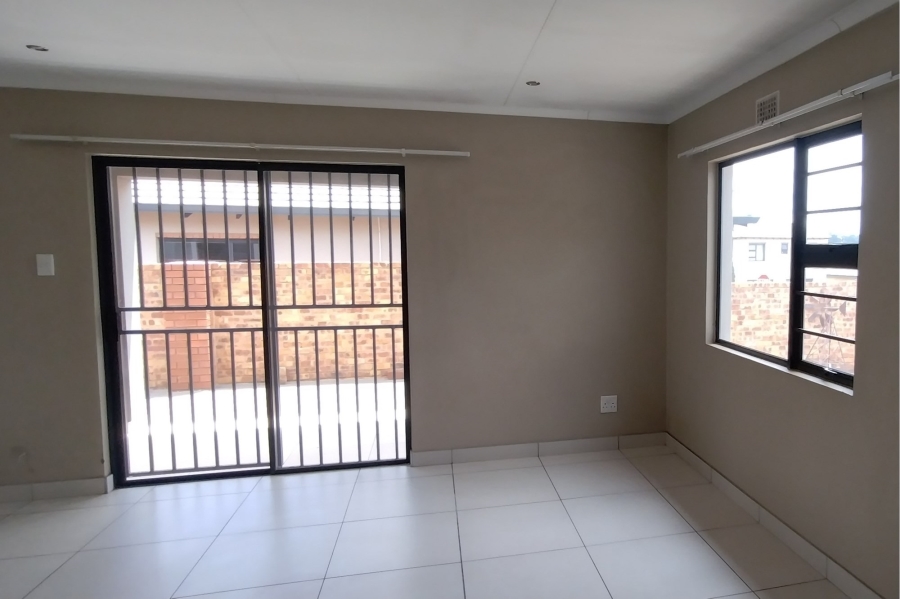3 Bedroom Property for Sale in Clayville Gauteng