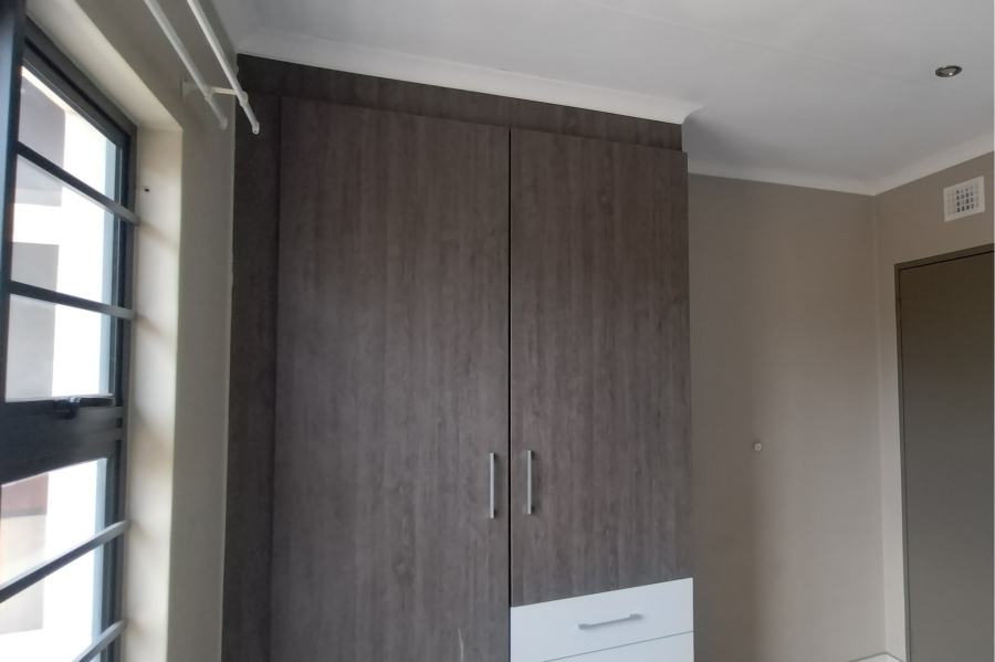 3 Bedroom Property for Sale in Clayville Gauteng