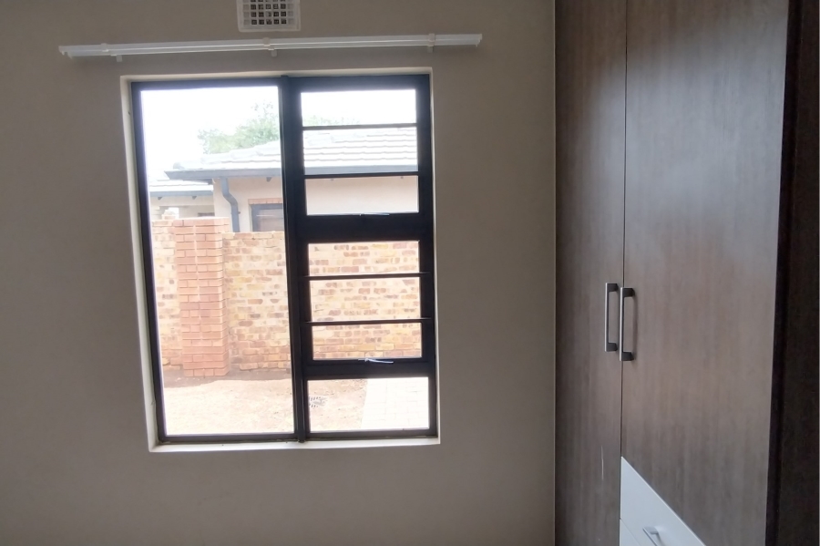 3 Bedroom Property for Sale in Clayville Gauteng