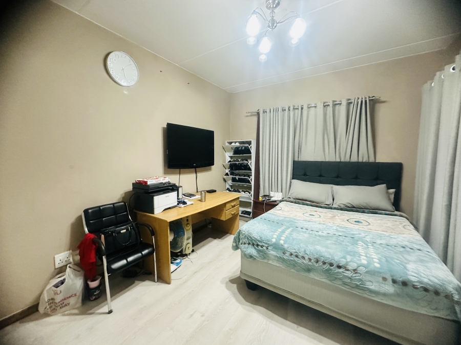 2 Bedroom Property for Sale in North Riding Gauteng