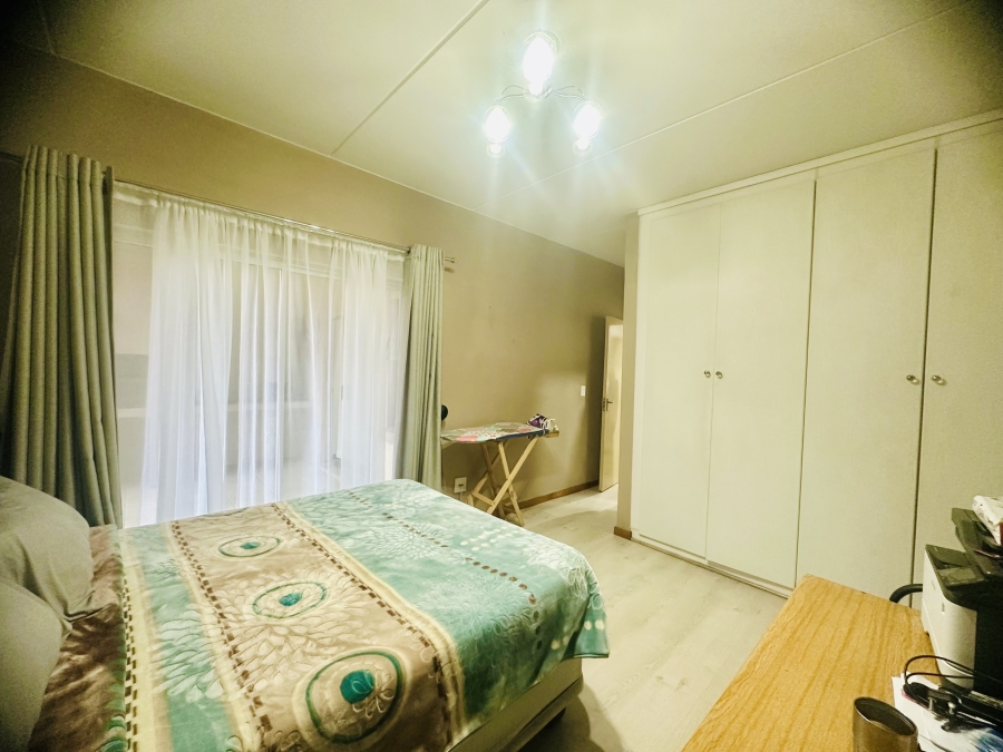 2 Bedroom Property for Sale in North Riding Gauteng