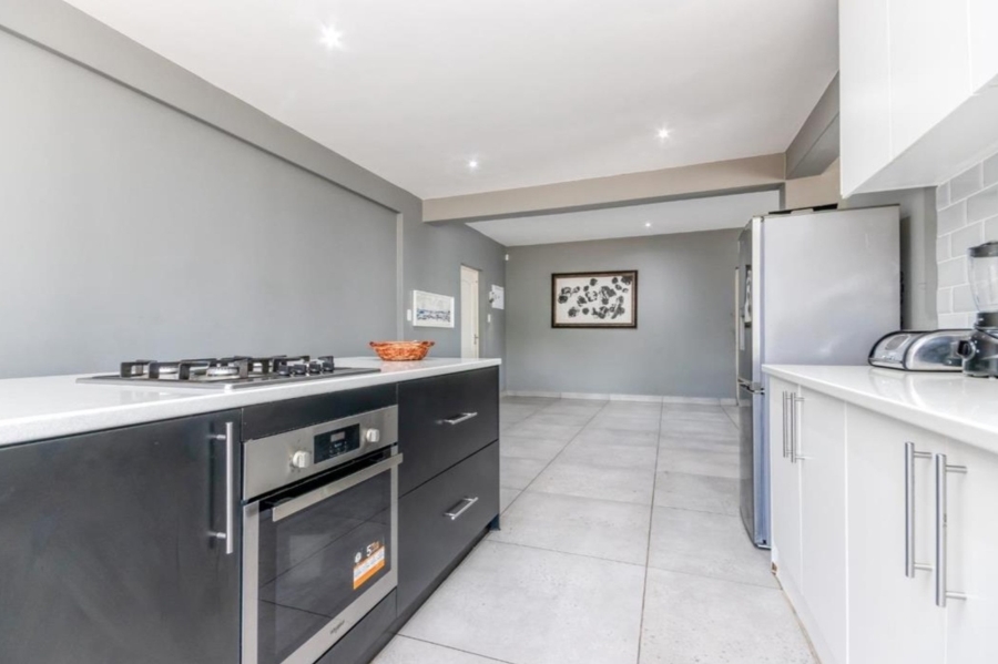7 Bedroom Property for Sale in Austinview Gauteng