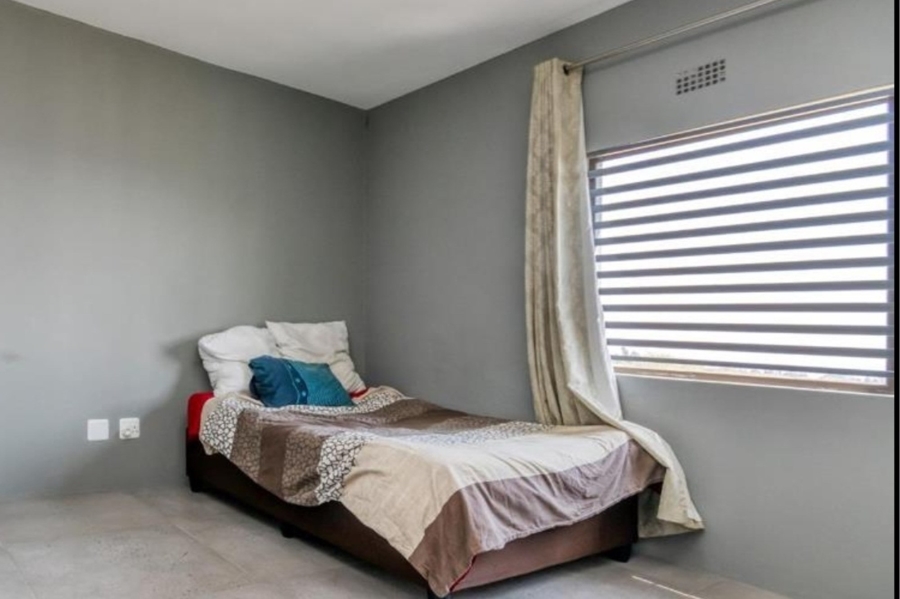 7 Bedroom Property for Sale in Austinview Gauteng