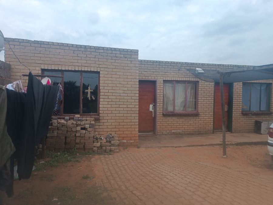 2 Bedroom Property for Sale in Tshepisong Gauteng