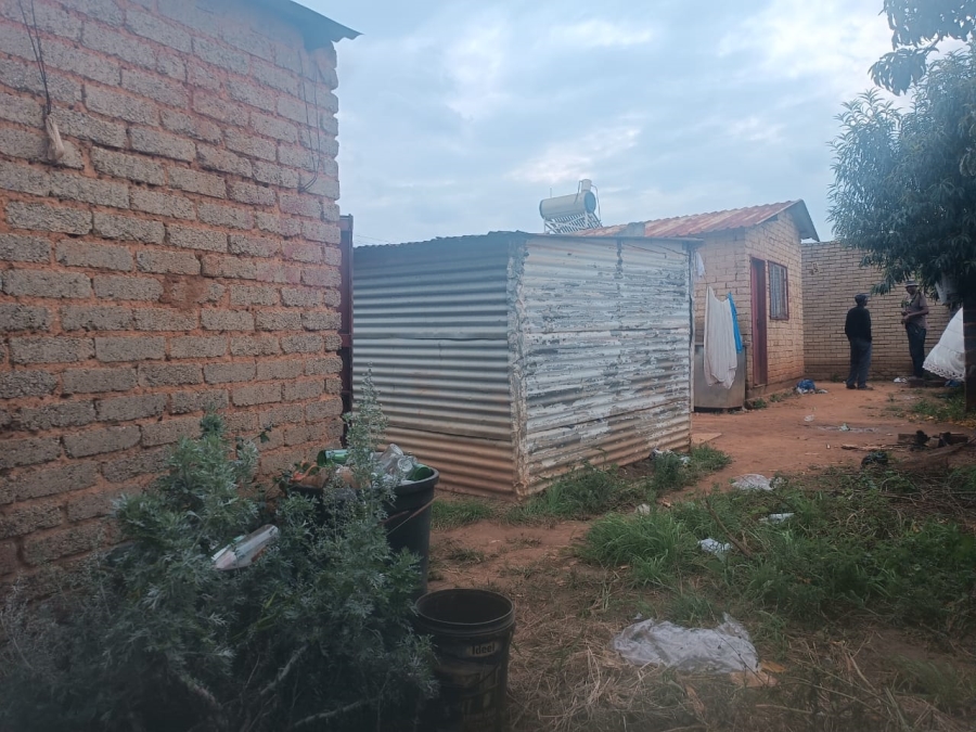 2 Bedroom Property for Sale in Tshepisong Gauteng