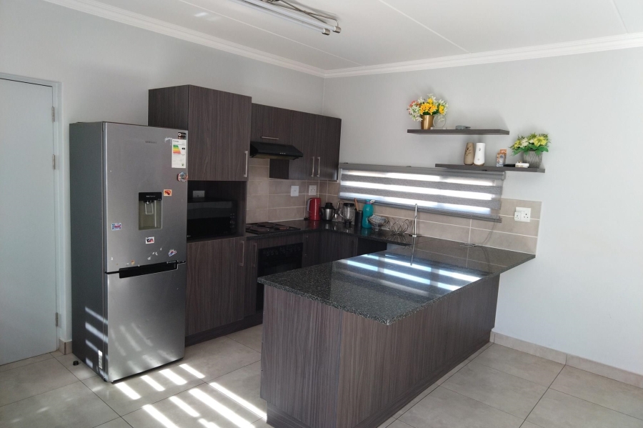 To Let 3 Bedroom Property for Rent in Thatchfield Estate Gauteng