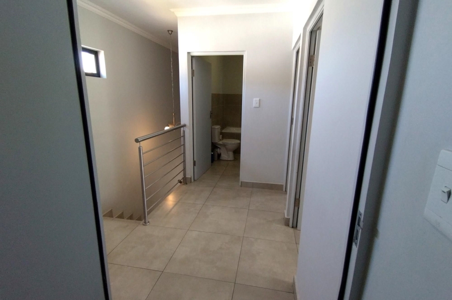 To Let 3 Bedroom Property for Rent in Thatchfield Estate Gauteng