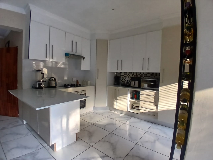 4 Bedroom Property for Sale in Lambton Gauteng