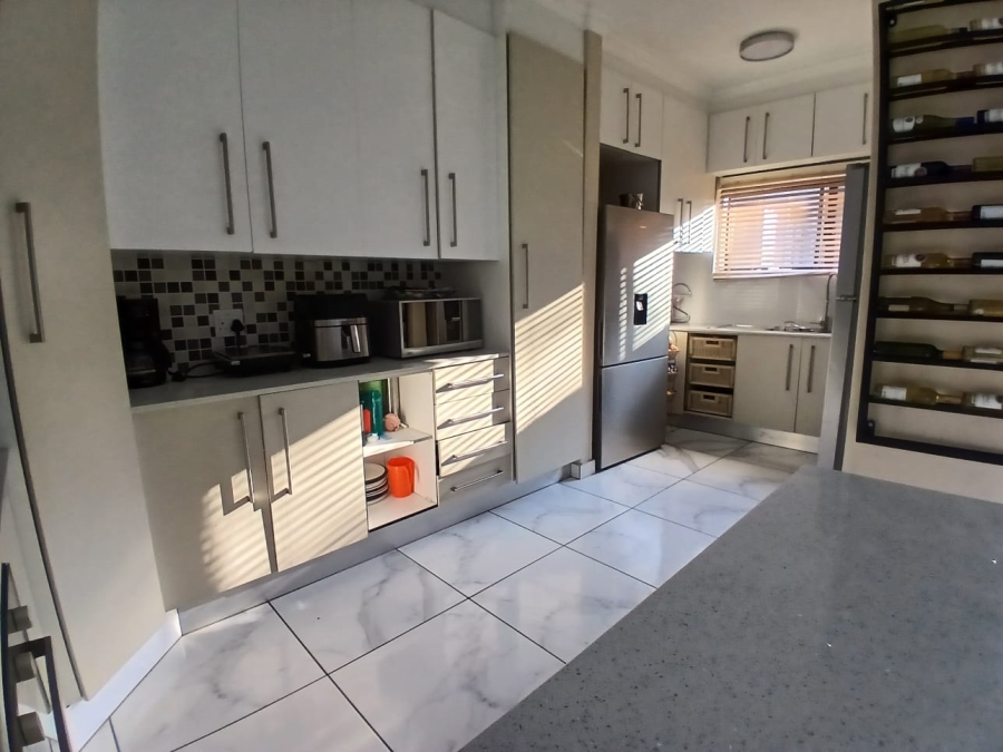 4 Bedroom Property for Sale in Lambton Gauteng