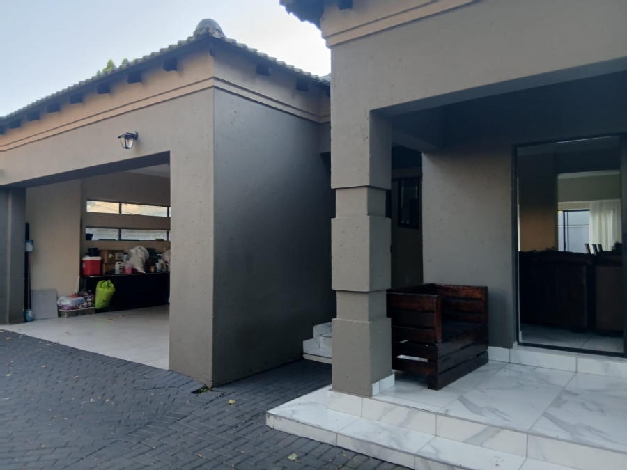 4 Bedroom Property for Sale in Lambton Gauteng