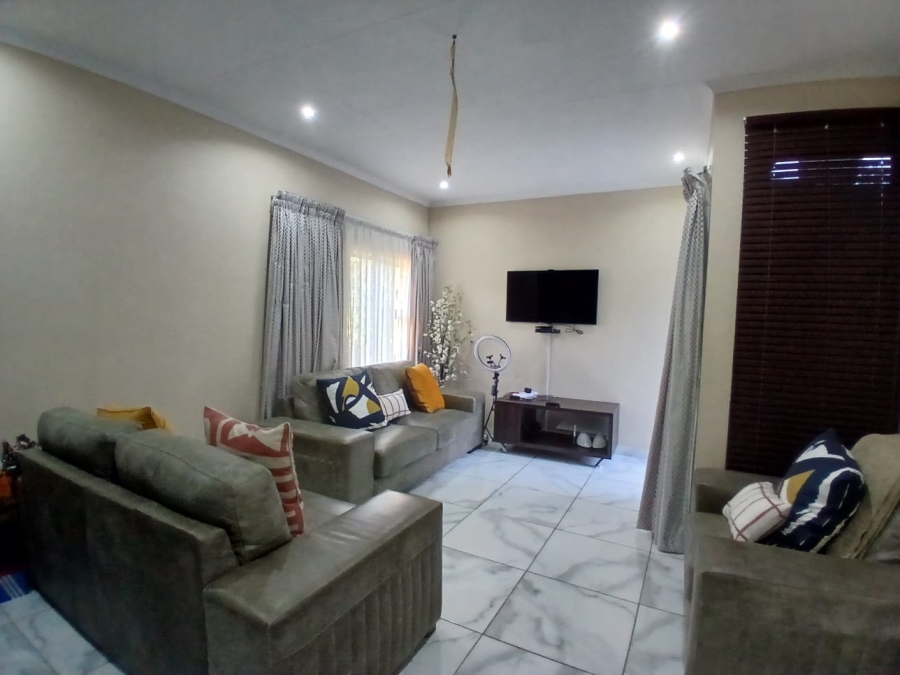 4 Bedroom Property for Sale in Lambton Gauteng