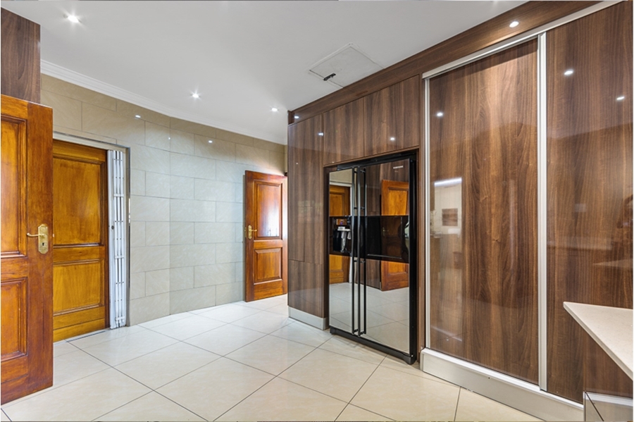 6 Bedroom Property for Sale in Bryanston Gauteng