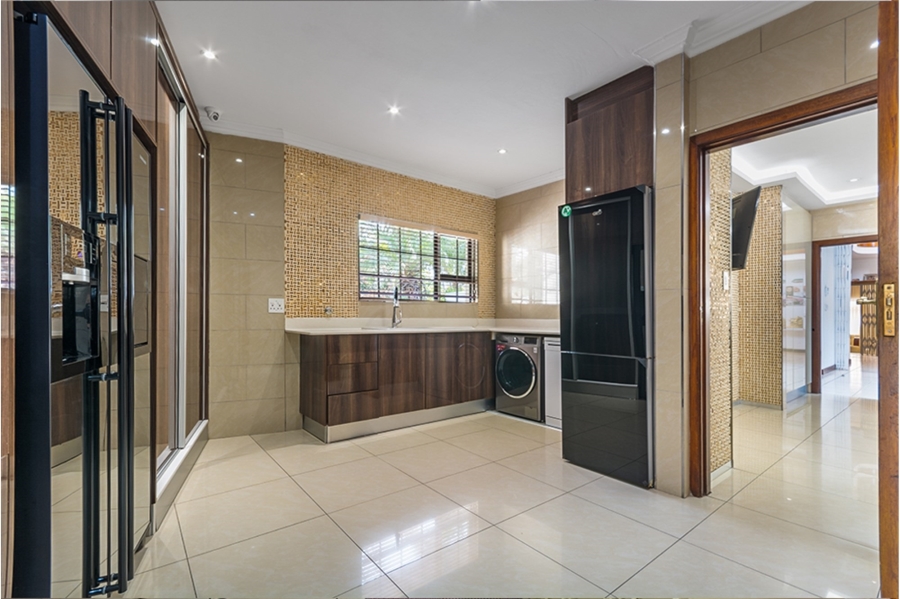 6 Bedroom Property for Sale in Bryanston Gauteng