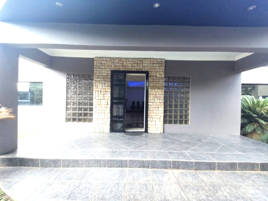 6 Bedroom Property for Sale in Westdene Gauteng