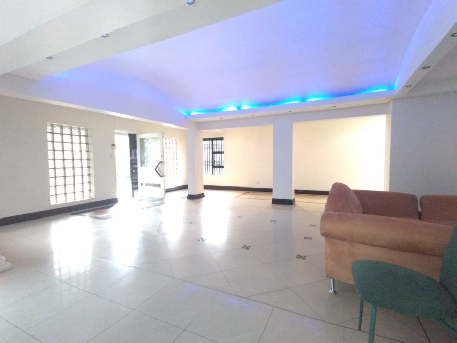 6 Bedroom Property for Sale in Westdene Gauteng