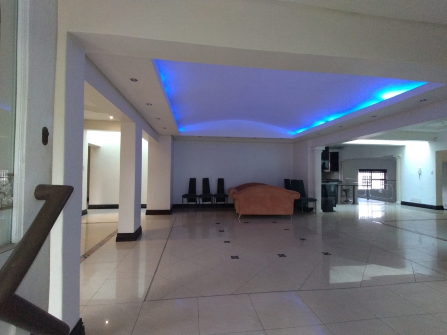 6 Bedroom Property for Sale in Westdene Gauteng