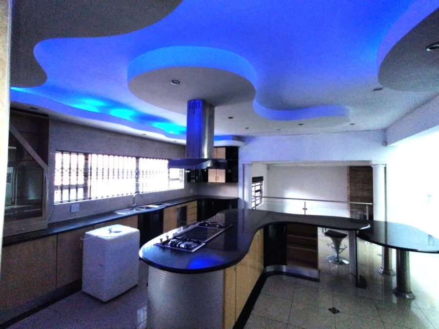 6 Bedroom Property for Sale in Westdene Gauteng