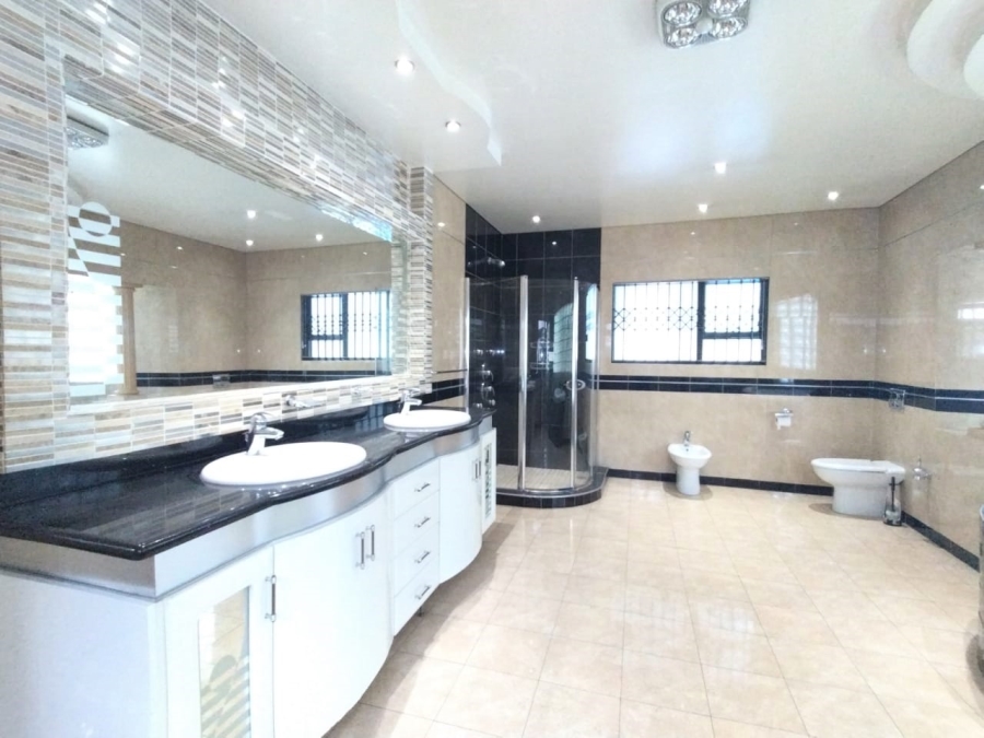 6 Bedroom Property for Sale in Westdene Gauteng