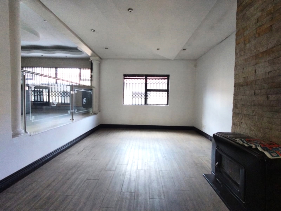 6 Bedroom Property for Sale in Westdene Gauteng