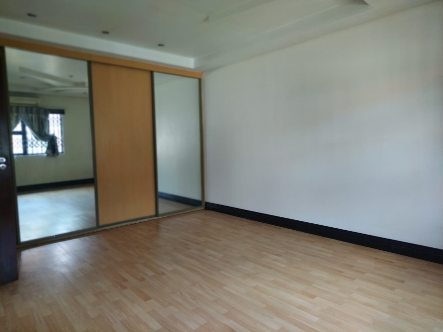 6 Bedroom Property for Sale in Westdene Gauteng