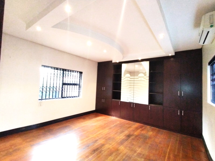 6 Bedroom Property for Sale in Westdene Gauteng