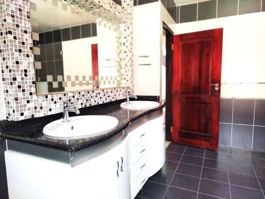 6 Bedroom Property for Sale in Westdene Gauteng