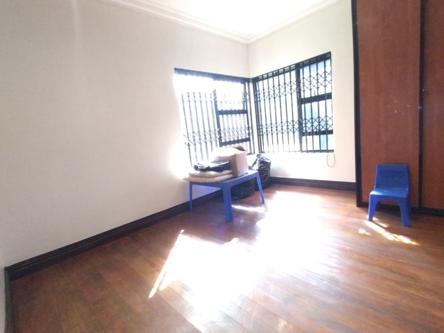 6 Bedroom Property for Sale in Westdene Gauteng