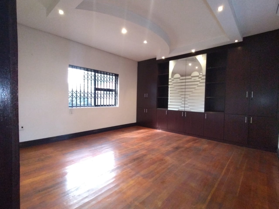6 Bedroom Property for Sale in Westdene Gauteng