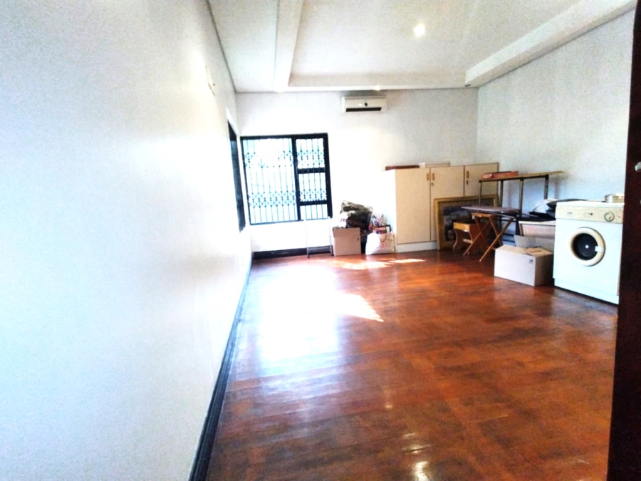 6 Bedroom Property for Sale in Westdene Gauteng