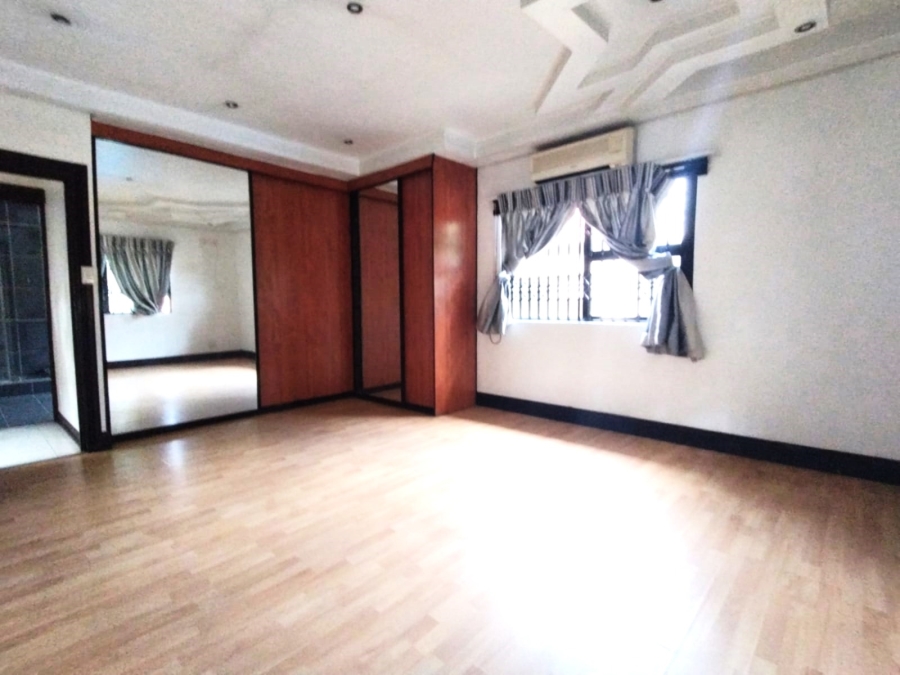 6 Bedroom Property for Sale in Westdene Gauteng