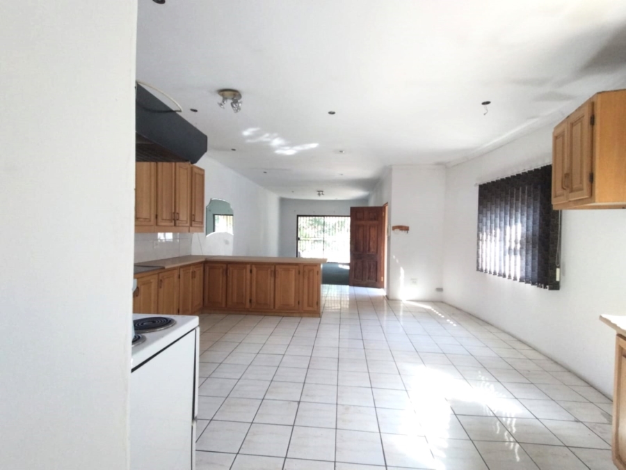 6 Bedroom Property for Sale in Westdene Gauteng