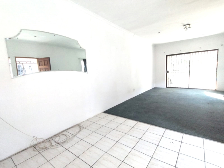 6 Bedroom Property for Sale in Westdene Gauteng