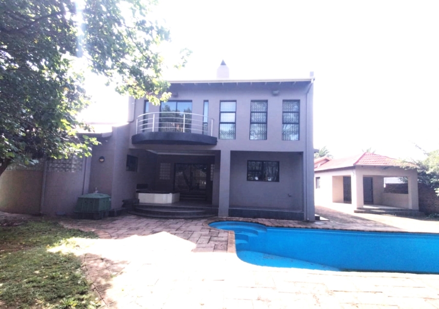 6 Bedroom Property for Sale in Westdene Gauteng