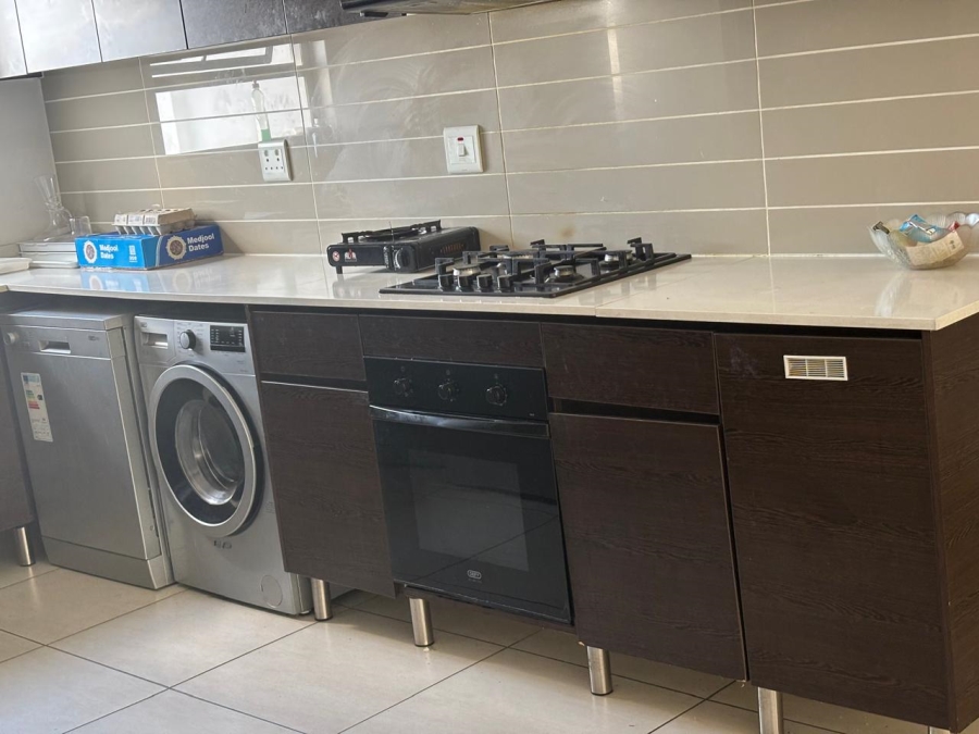 2 Bedroom Property for Sale in Greenstone Ridge Gauteng