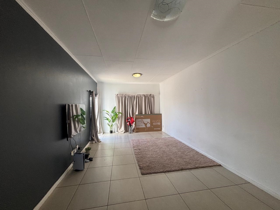 2 Bedroom Property for Sale in Greenstone Ridge Gauteng