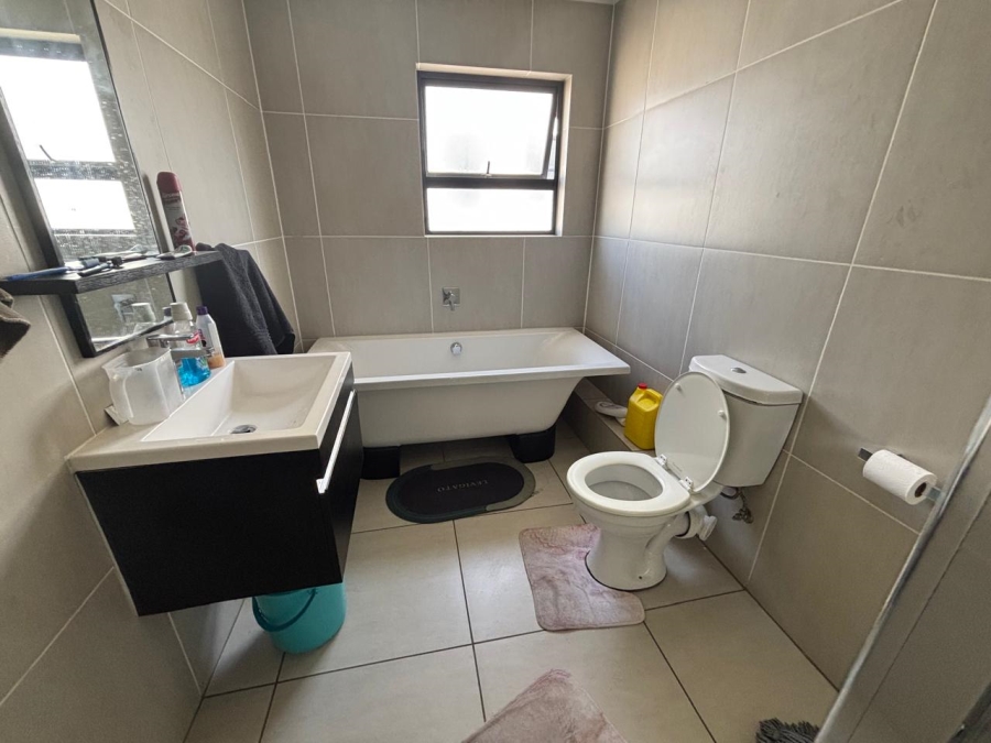 2 Bedroom Property for Sale in Greenstone Ridge Gauteng
