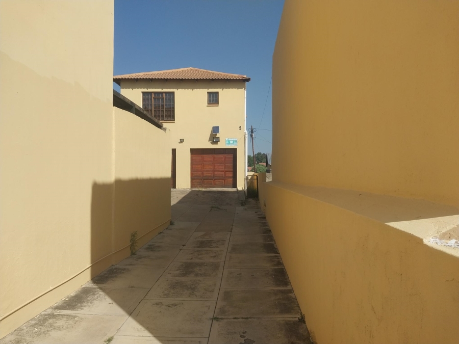 4 Bedroom Property for Sale in Ormonde Gauteng