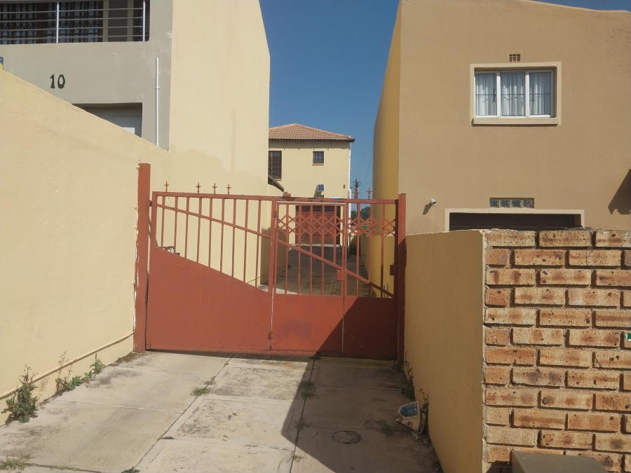 4 Bedroom Property for Sale in Ormonde Gauteng