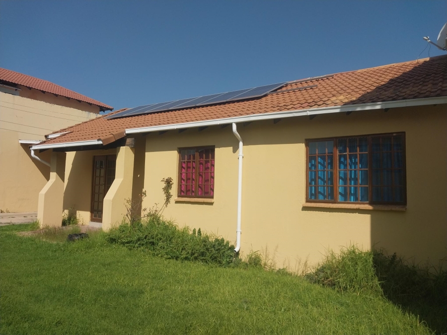 4 Bedroom Property for Sale in Ormonde Gauteng