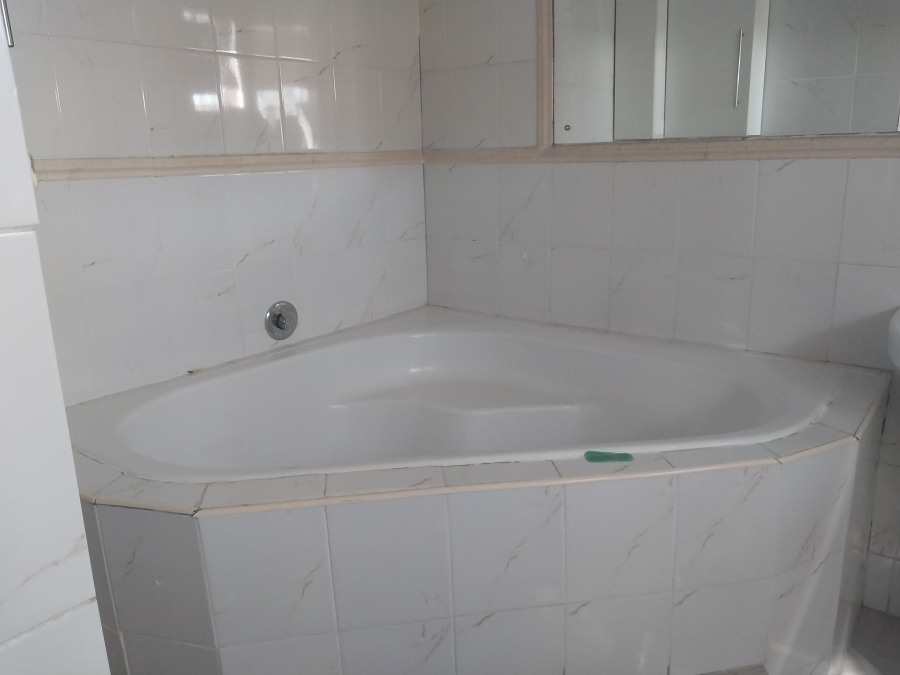 4 Bedroom Property for Sale in Ormonde Gauteng