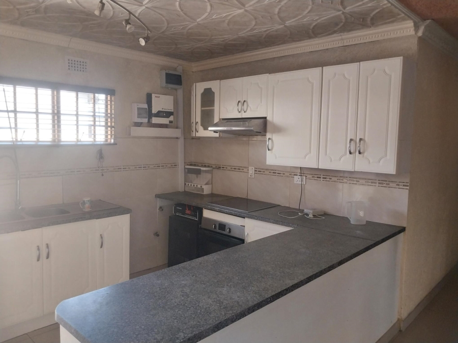 4 Bedroom Property for Sale in Ormonde Gauteng