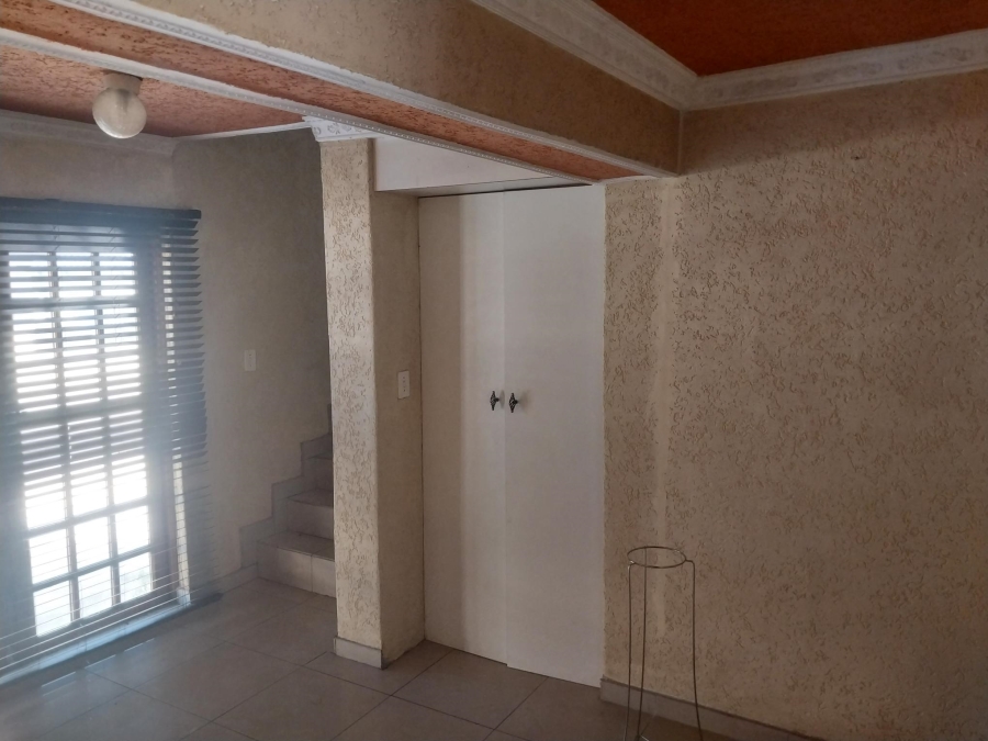 4 Bedroom Property for Sale in Ormonde Gauteng