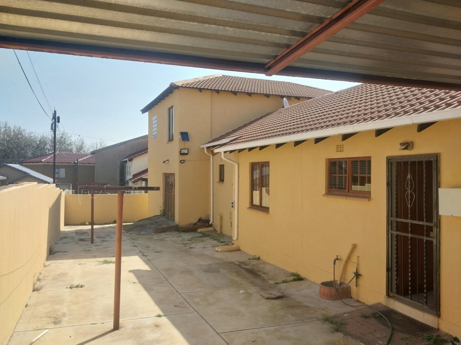 4 Bedroom Property for Sale in Ormonde Gauteng