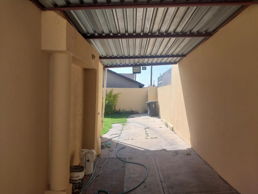 4 Bedroom Property for Sale in Ormonde Gauteng