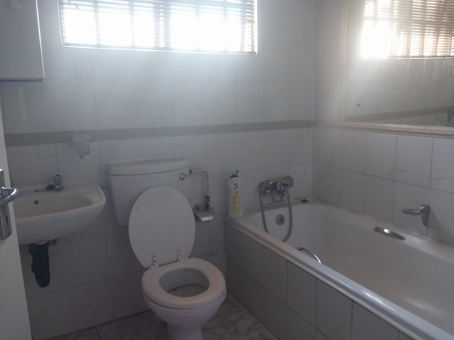 4 Bedroom Property for Sale in Ormonde Gauteng