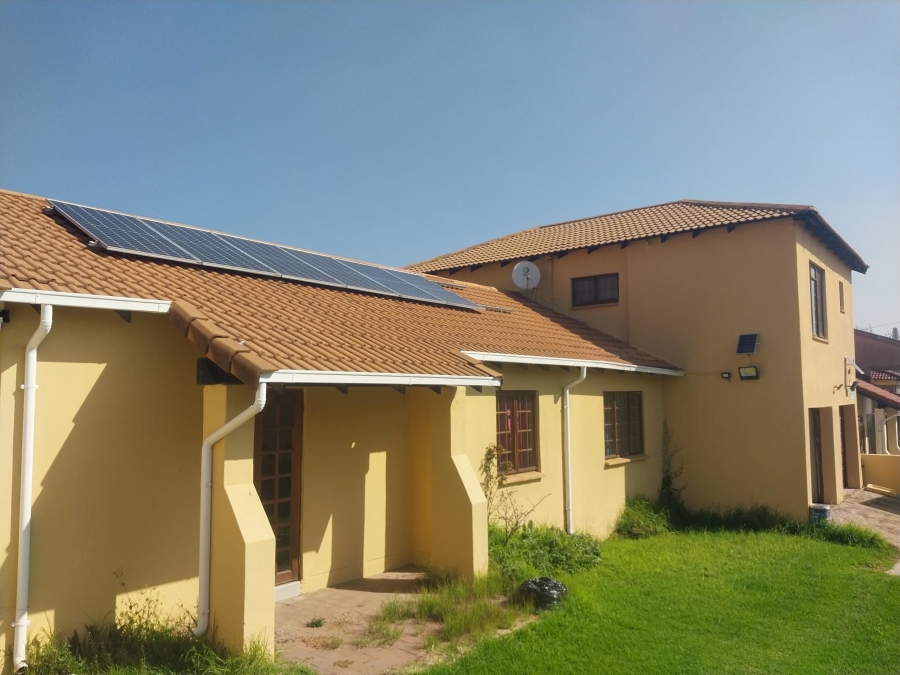 4 Bedroom Property for Sale in Ormonde Gauteng
