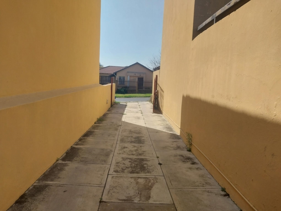 4 Bedroom Property for Sale in Ormonde Gauteng