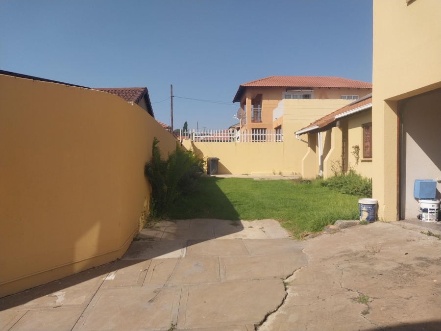 4 Bedroom Property for Sale in Ormonde Gauteng