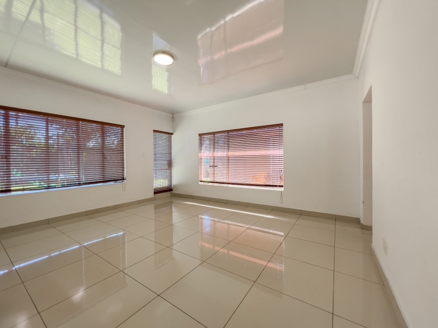 5 Bedroom Property for Sale in Glen Marais Gauteng